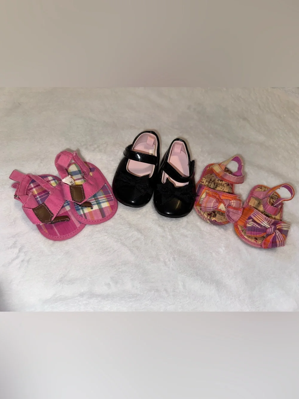 Lot of 3 pairs size 2 shoes for baby